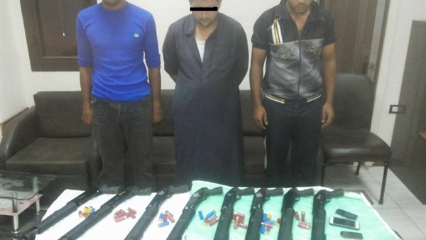 ضبط 3 متهمين بحوزتهم 19 قطعة  سلاح  فى الشرقية 