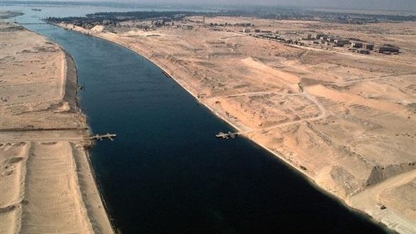 الطيران الحربي يمشط المجرى الملاحي قبل افتتاح قناة شرق بورسعيد