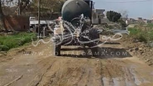 بالصور...حملة نظافة وتمهيد لطرق قرى «الحسينية» بالشرقية بالصور...حملة نظافة وتمهيد لطرق قرى «الحسينية» بالشرقية