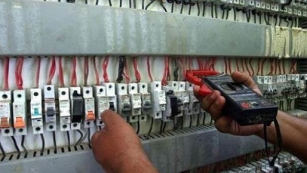 الكهرباء: ضبط ٥ آلاف سرقة تيار كهربائي الكهرباء: ضبط ٥ آلاف سرقة تيار كهربائي