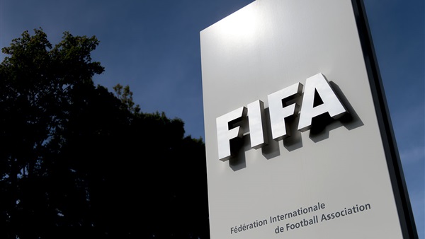 مرشحو الفيفا يجرون آخر محاولاتهم لضمان الأصوات في انتخابات الجمعة مرشحو الفيفا يجرون آخر محاولاتهم لضمان الأصوات في انتخابات الجمعة