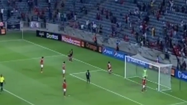 بالفيديو..جابوزا يتقدم لأورلاندو على الأهلى فى الدقيقة 9 من الشوط الأول بالفيديو..جابوزا يتقدم لأورلاندو على الأهلى فى الدقيقة 9 من الشوط الأول