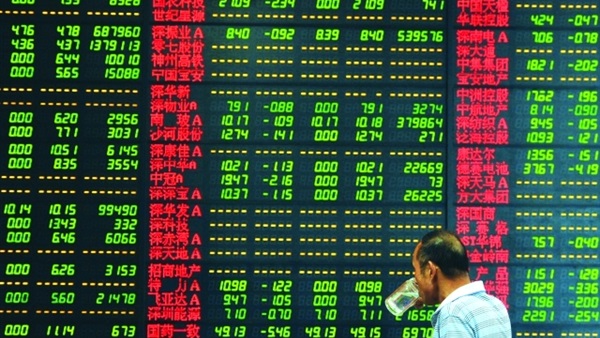 الأسهم الصينية تتراجع بأكثر من 6%  