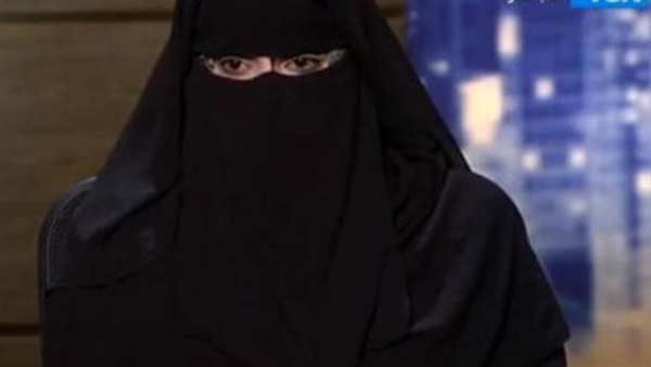 زوج يطلق زوجته لمصافحتها ابن عمها زوج يطلق زوجته لمصافحتها ابن عمها