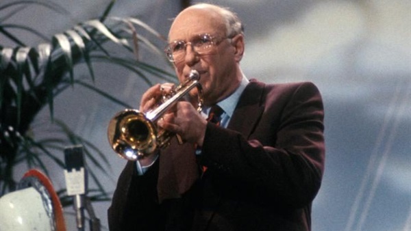 فريق عمل «Grammy» ينعون جون شيلتون