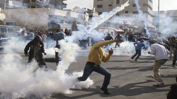 إصابة فلسطينيين وأجانب في قمع الاحتلال لمسيرات أسبوعية بالضفة إصابة فلسطينيين وأجانب في قمع الاحتلال لمسيرات أسبوعية بالضفة