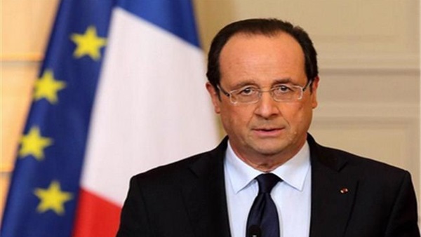 هجوم من المزارعيين الفرنسيين على «هولاند» في باريس هجوم من المزارعيين الفرنسيين على «هولاند» في باريس