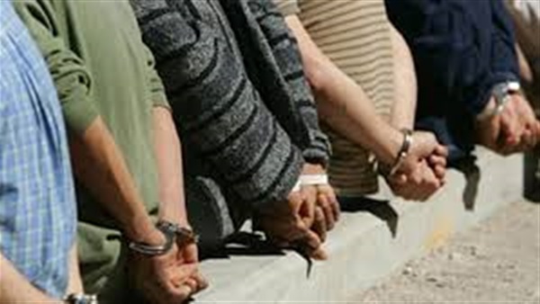 ضبط 4 عاطلين بتهمة السرقة وحيازة سلاح غير مرخص بالجيزة  