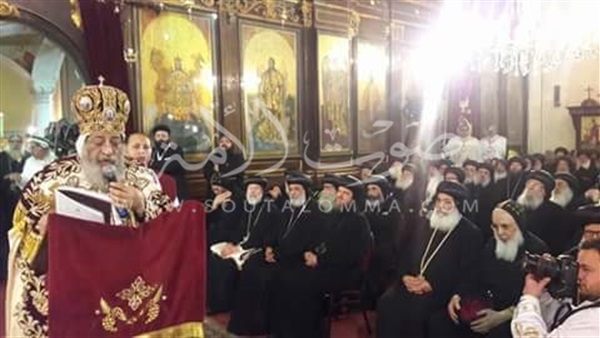 أسقف القدس يدخل الكاتدرائية المرقسية بالعباسية على ألحان الشمامسة أسقف القدس يدخل الكاتدرائية المرقسية بالعباسية على ألحان الشمامسة