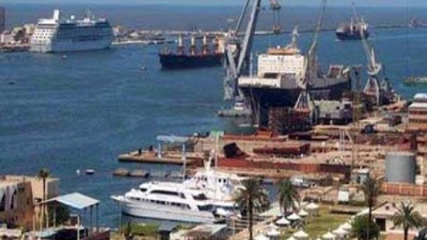 وصول شحنات مواد وقود إلى ميناء الأسكندرية وصول شحنات مواد وقود إلى ميناء الأسكندرية