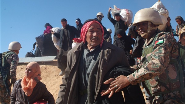 الأردن يستقبل 239 لاجئا سوريا خلال الـ72 ساعة الماضية الأردن يستقبل 239 لاجئا سوريا خلال الـ72 ساعة الماضية