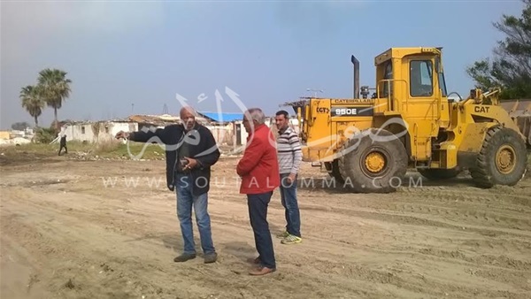 رئيس مدينة بورفؤاد يشرف على تطوير وتجميل الشاطئ رئيس مدينة بورفؤاد يشرف على تطوير وتجميل الشاطئ