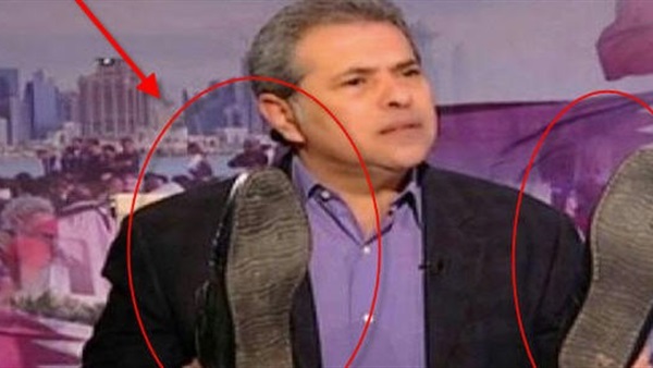 تسريب فيديو جديد للحظة ضرب عكاشة بـ «الجزمة»