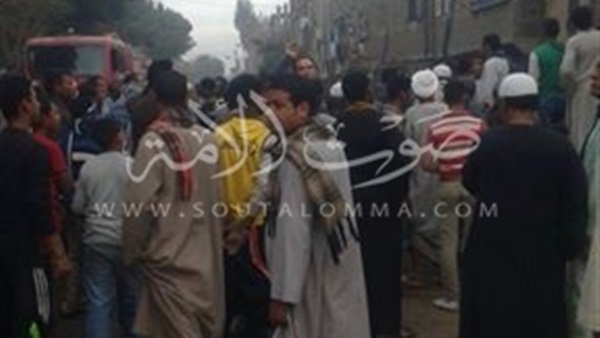 بالفيديو : إحتراق منزل بسبب سيارة وقود بنجع حمادي بالفيديو : إحتراق منزل بسبب سيارة وقود بنجع حمادي
