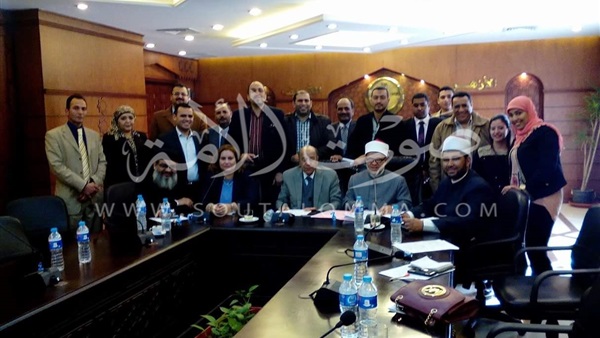 لجنة الشباب ببيت العائلة تجتمع بمشيخة الأزهر لجنة الشباب ببيت العائلة تجتمع بمشيخة الأزهر