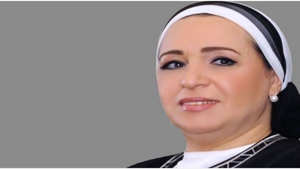 زوجة «السيسي» تصل أسوان في جولة سياحية زوجة «السيسي» تصل أسوان في جولة سياحية