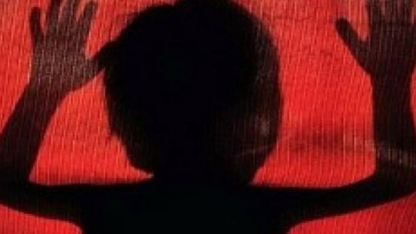 عجوز لبناني يغتصب طفلاً عمره 9 سنوات عجوز لبناني يغتصب طفلاً عمره 9 سنوات