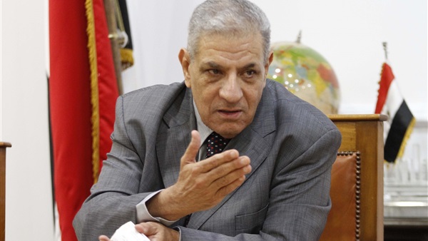 اليوم.. محلب يلتقي"السبسي"   ويزور " بو سعيد"  