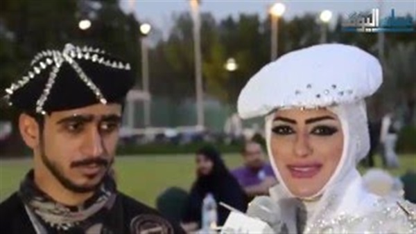 بالفيديو.. زفة عروس خليجية على دراجة بخارية بالفيديو.. زفة عروس خليجية على دراجة بخارية