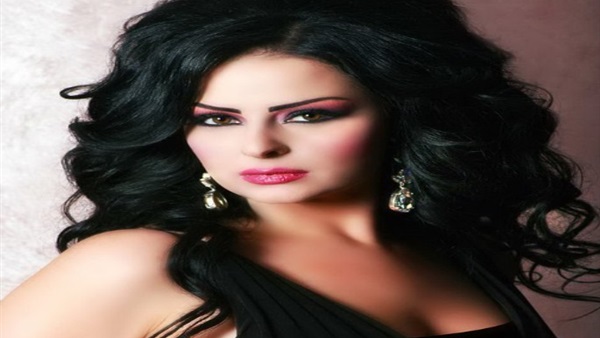 دينا كرازون تستعد لطرح أغنية جديدة