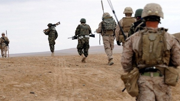 موقع استخباراتى: مصر وفرنسا تستعدان للتدخل العسكرى فى ليبيا