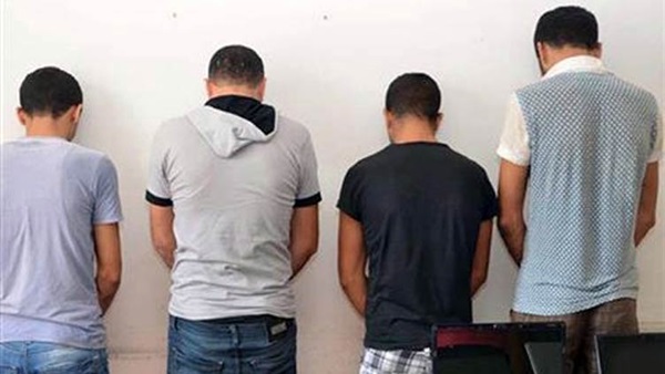 الداخلية تكشف تفاصيل ضبط المتهمين بقتل 4 رجال الشرطة بالقليوبية الداخلية تكشف تفاصيل ضبط المتهمين بقتل 4 رجال الشرطة بالقليوبية