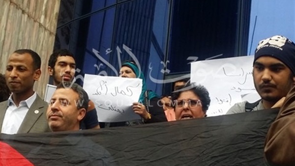 بالصور.. وقفه احتجاجيه أمام «الصحفيين» ضد «التطبيع» بالصور.. وقفه احتجاجيه أمام «الصحفيين» ضد «التطبيع»