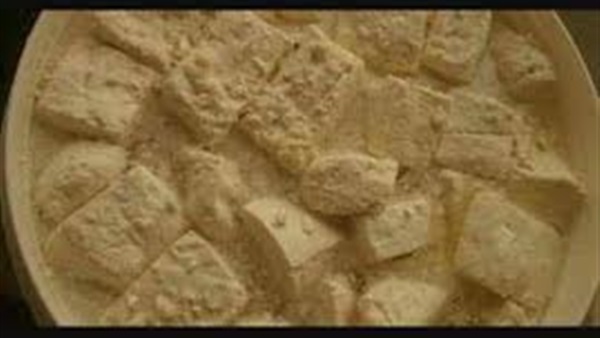 بالصور.. ضبط 9 طن جبن فاسد قبل بيعها بأسواق الإسكندريه