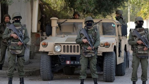 وزارة الدفاع التونسية تعلن مقتل 5 إرهابيين تسللوا من ليبيا إلى تونس وزارة الدفاع التونسية تعلن مقتل 5 إرهابيين تسللوا من ليبيا إلى تونس