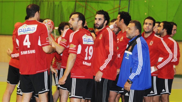 اليوم.. "يد" الأهلي يواجه نظيره الأوليمبي في منافسات دوري المحترفين اليوم.. "يد" الأهلي يواجه نظيره الأوليمبي في منافسات دوري المحترفين