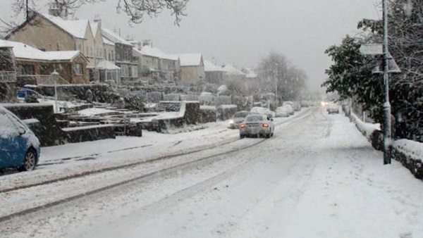 موجة الطقس السيء توقف الدراسة فى بريطانيا