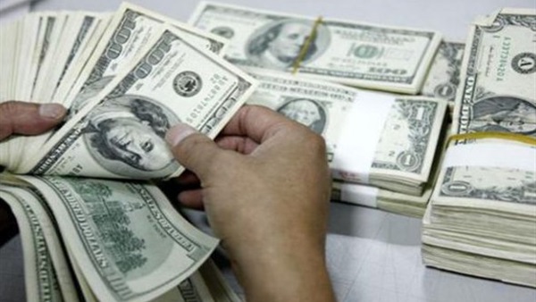الدولار يواصل ارتفاعه ويقترب من الـ10 جنيهات الدولار يواصل ارتفاعه ويقترب من الـ10 جنيهات