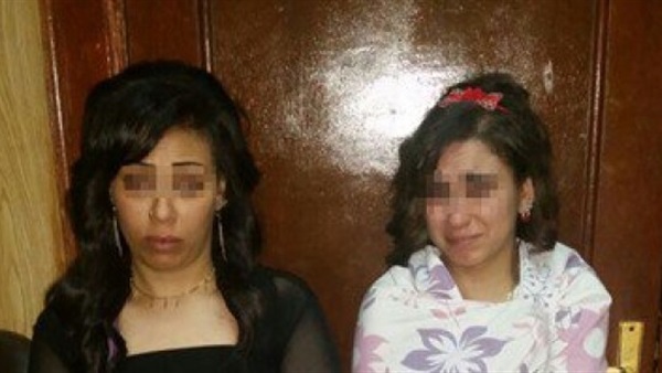 ضبط ساقطتين فى وضع مخل داخل فندق شهير بالزمالك ضبط ساقطتين فى وضع مخل داخل فندق شهير بالزمالك