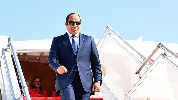 السيسي يصل مطار القاهرة 