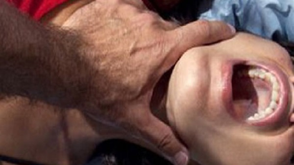 ‏‫عامل يعتدي جنسيًا على مُعاقة داخل مسكنه بالقليوبية  