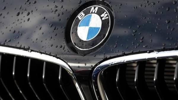 «بي إم دبليو M760Li xDrive» تجذب الأنظار بمعرض جنيف «بي إم دبليو M760Li xDrive» تجذب الأنظار بمعرض جنيف