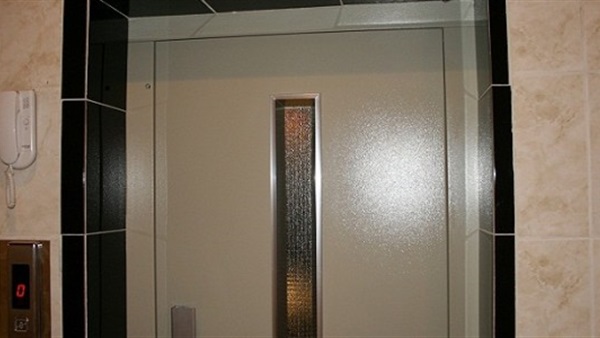 وفاة سيدة داخل مصعد بعد قطع الكهرباء بشكل غير صحيح