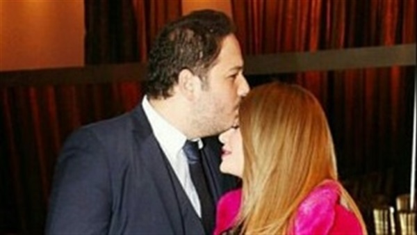 بالصورة.. رومانسية «رامي عياش» وزوجته تخطف الانظار بالصورة.. رومانسية «رامي عياش» وزوجته تخطف الانظار
