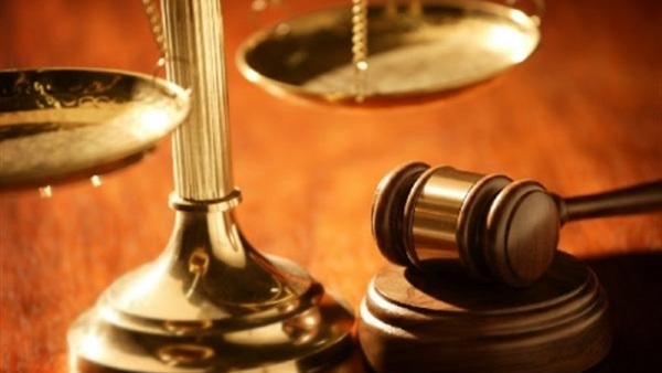 محاكمة أم إسبانية لحبسها طفلها بغرفة أثناء ذهابها للعمل
