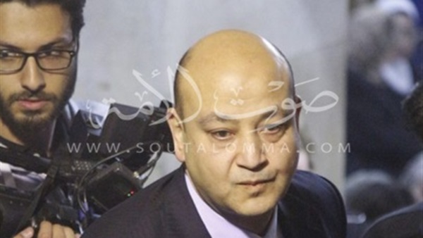بالصور..عمرو أديب يقدم العزاء لأسرة الراحل «حسن مختار» بالصور..عمرو أديب يقدم العزاء لأسرة الراحل «حسن مختار»