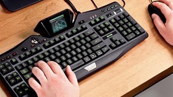 الكتابة على الكمبيوتر بيد واحدة تحسن جودة النصوص