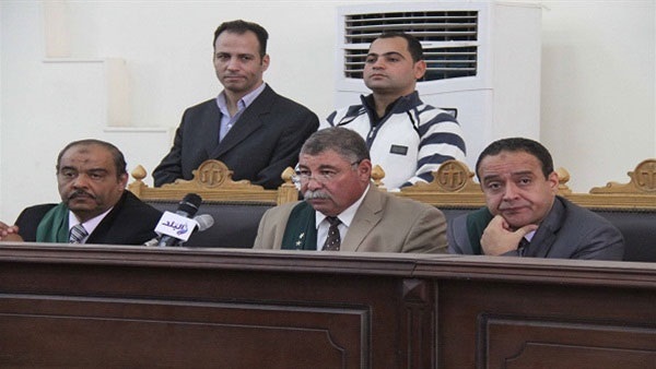 دفاع «قسم حلوان» يطلب إخلاء سبيلهم لسوء وضعهم الصحي دفاع «قسم حلوان» يطلب إخلاء سبيلهم لسوء وضعهم الصحي