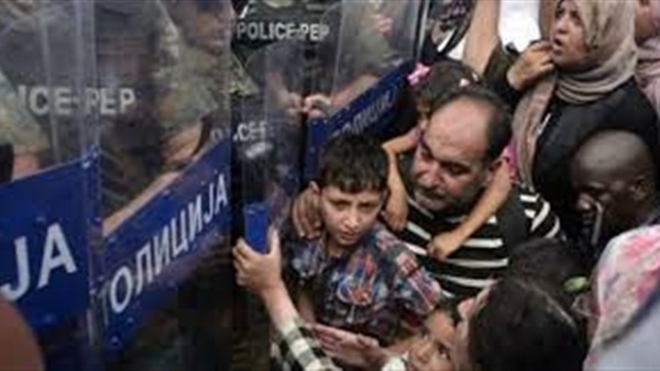 إغلاق الحدود بين اليونان ومقدونيا أمام اللاجئين إغلاق الحدود بين اليونان ومقدونيا أمام اللاجئين