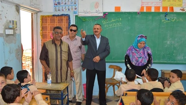 رئيس مدينة مطوبس ومدير الإدارة التعليمة يتفقدان مدارس كفر الشيخ رئيس مدينة مطوبس ومدير الإدارة التعليمة يتفقدان مدارس كفر الشيخ
