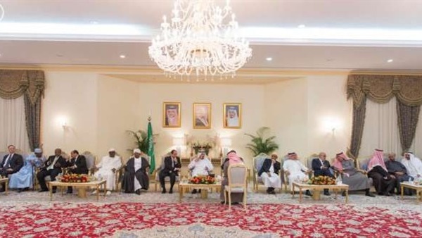 بالصور.. الملك سلمان يستقبل روساء الدول المشاركة في «رعد الصحراء» بالصور.. الملك سلمان يستقبل روساء الدول المشاركة في «رعد الصحراء»
