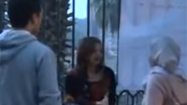 بالفيديو..مصرية تعرض نفسها للزواج بالشارع بالفيديو..مصرية تعرض نفسها للزواج بالشارع