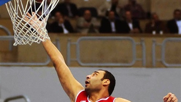 «أبوخضرة» لاعب كرة السلة بالأهلي يقترب من العودة لتدريبات فريقه الجماعية 