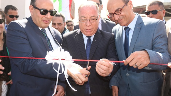 وزير الثقافة ومحافظ البحيرة يفتتحان معرض الكتاب بدمنهور وزير الثقافة ومحافظ البحيرة يفتتحان معرض الكتاب بدمنهور