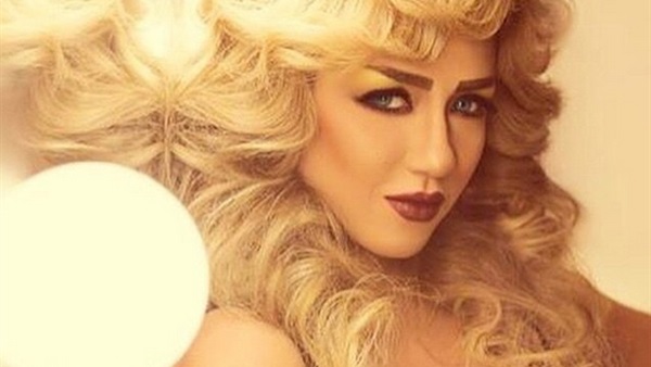 جمهور سارة سلامة يصفها بممثلة «الإغراء» عبر إنستجرام جمهور سارة سلامة يصفها بممثلة «الإغراء» عبر إنستجرام