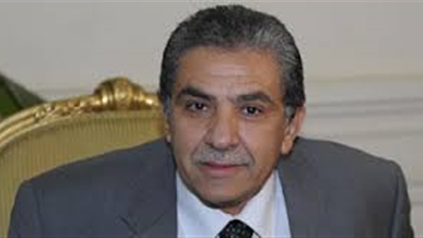 وزير البيئة يعود الى القاهرة بعد الإعداد لمؤتمر بالمغرب وزير البيئة يعود الى القاهرة بعد الإعداد لمؤتمر بالمغرب